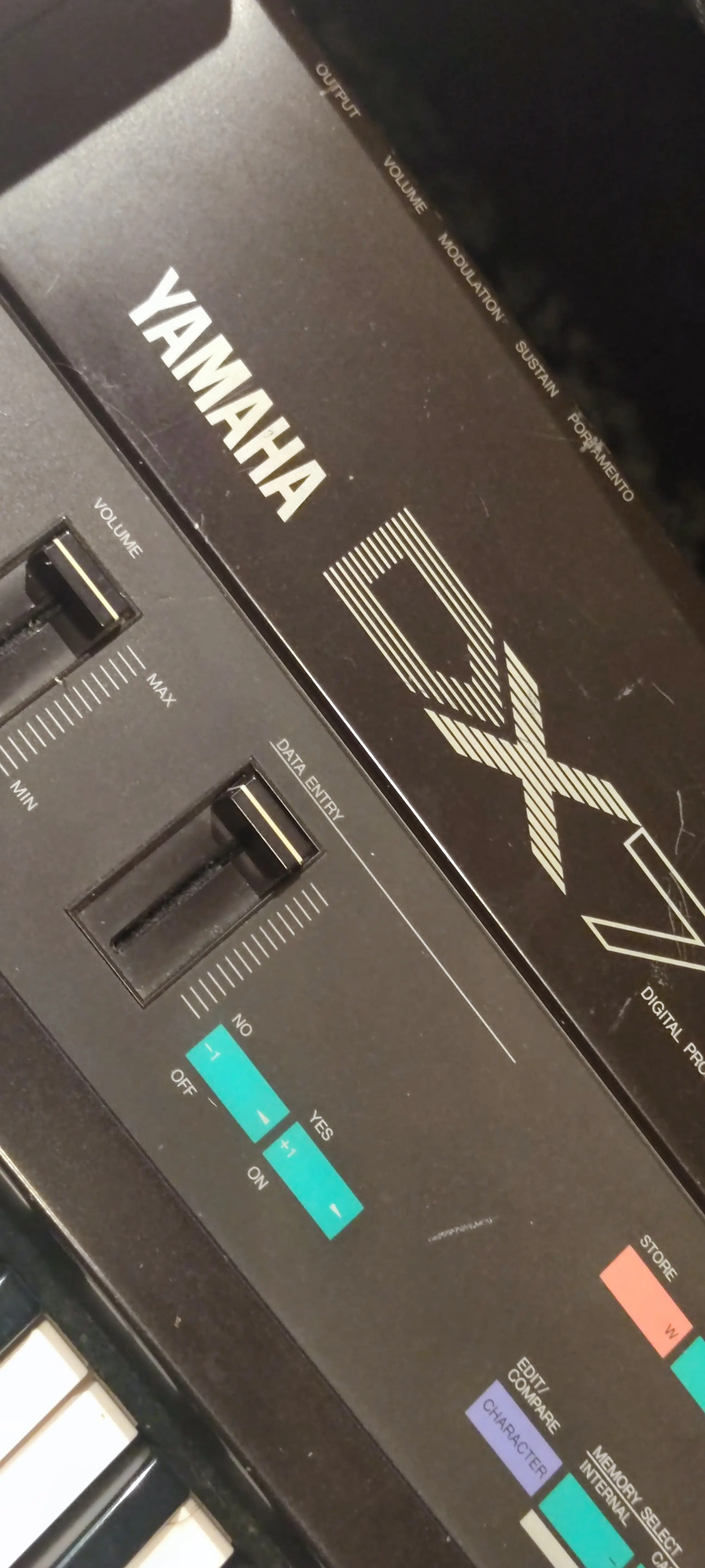 DX7 Synthesizer im Studio