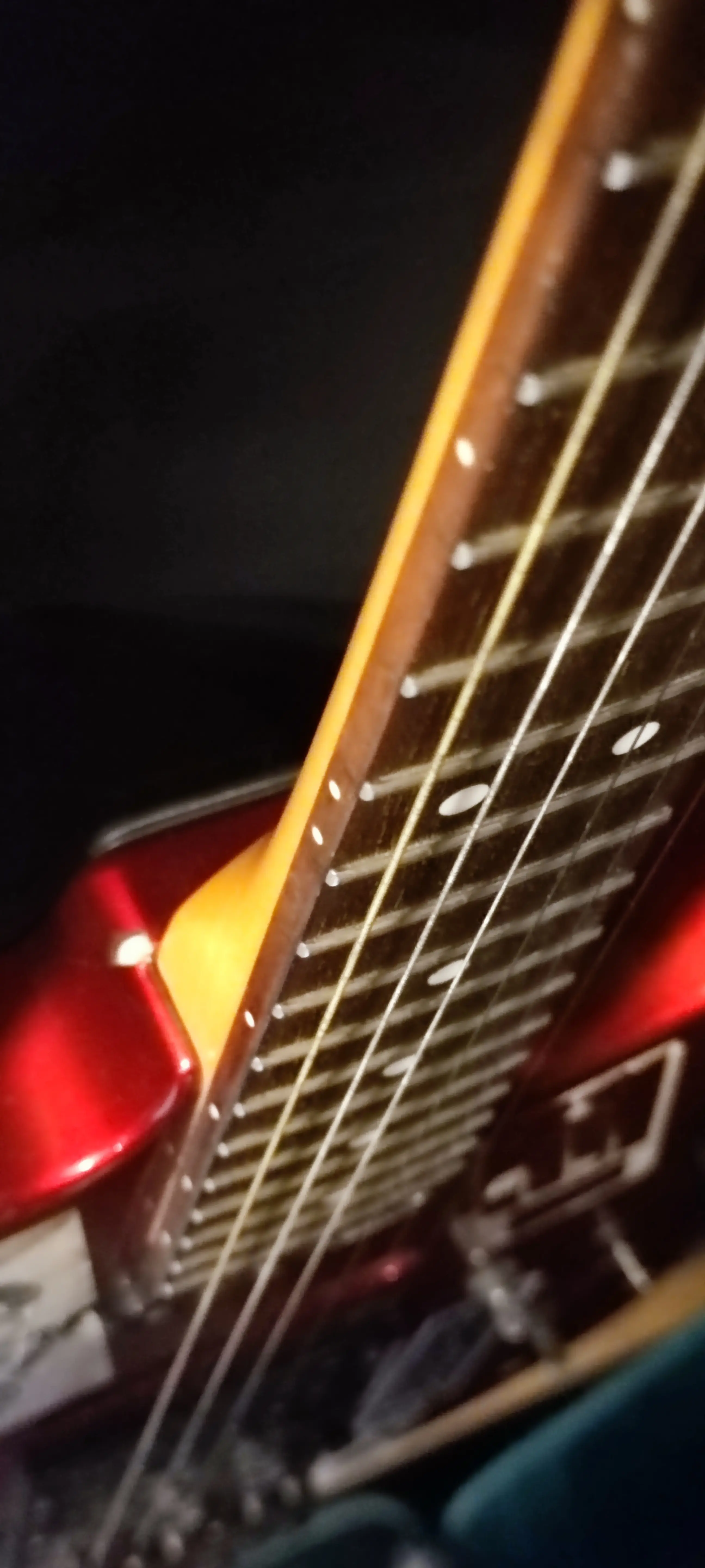 Gitarre im Aufnahmeraum